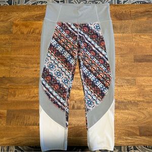 Athleta Mid Rise Capri Leggings S Small